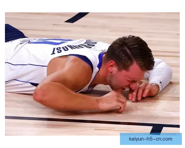 西蒙尼质疑裁判漏判赫拉德踩踏阿尔马达脚踝事件